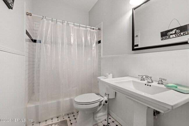 Building Photo - 1708 Castile St