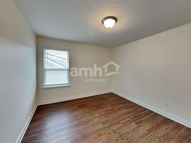 Building Photo - 3109 Creek Village Ln