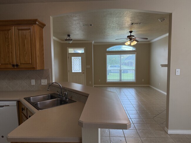 Building Photo - 223 Karten Ln