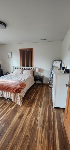 Building Photo - 715 W Wabasha St