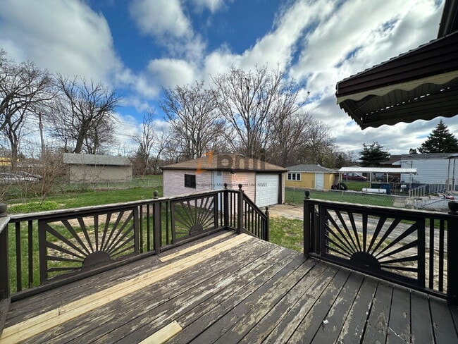 Building Photo - 1215 170th St