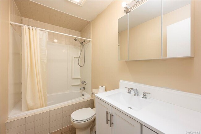 Building Photo - 45 Morrissey Dr