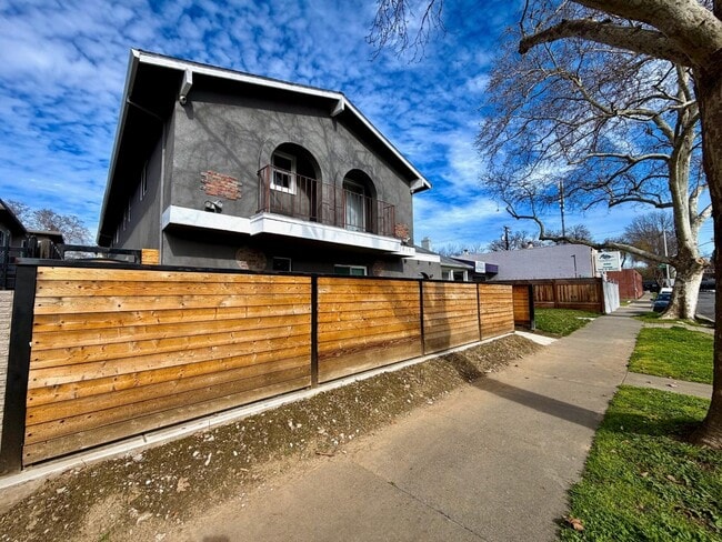 Building Photo - 1819 W St