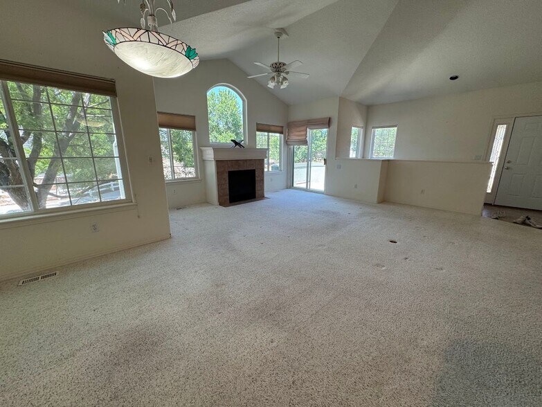 Building Photo - 4143 Da Vinci Dr