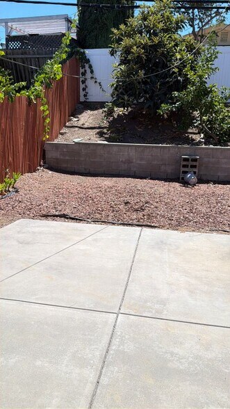 Building Photo - 18632 Del Bonita St