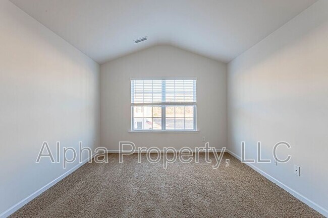 Building Photo - 34 Moorlyn Ln