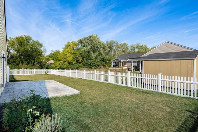 Building Photo - Gorgeous Newer Home in New Development