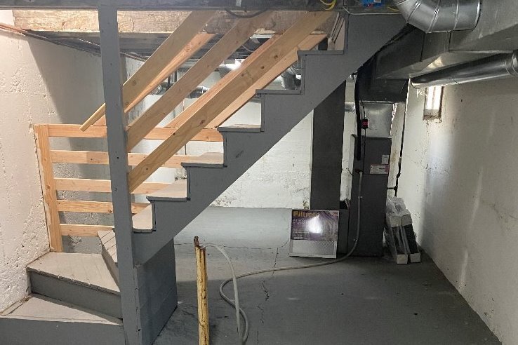 Building Photo - 306 Lindsay Ave