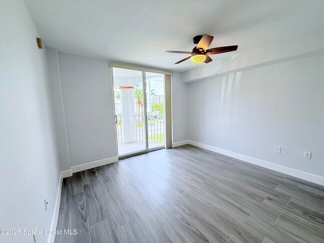 Building Photo - 8922 Laguna Ln