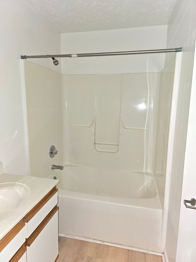 Building Photo - 3371 Galleria Dr