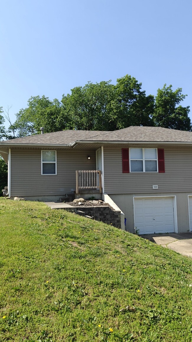 Building Photo - 325 NW 62nd Terrace