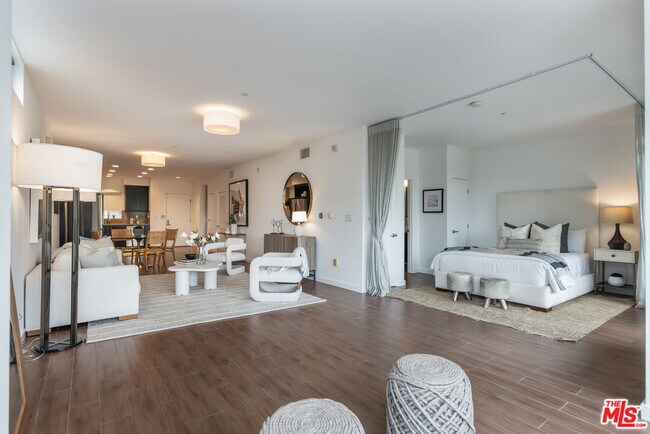 Building Photo - 13045 Pacific Promenade