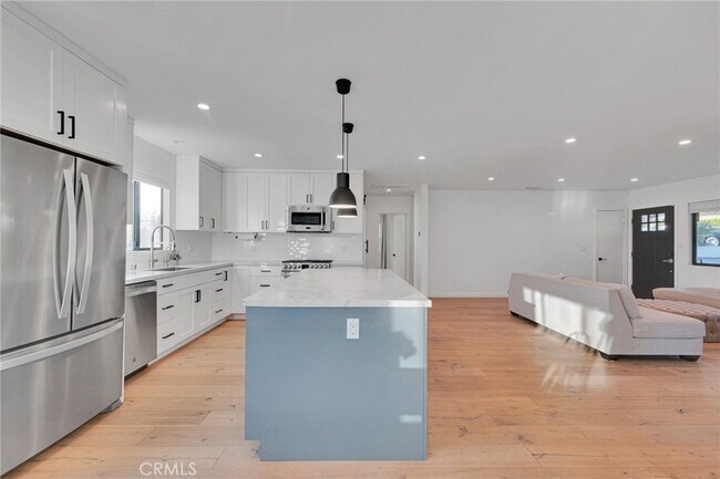 Building Photo - 2712 Henrietta Ave