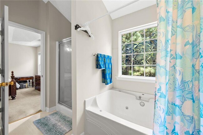 Building Photo - 3751 Roxfield Dr NE