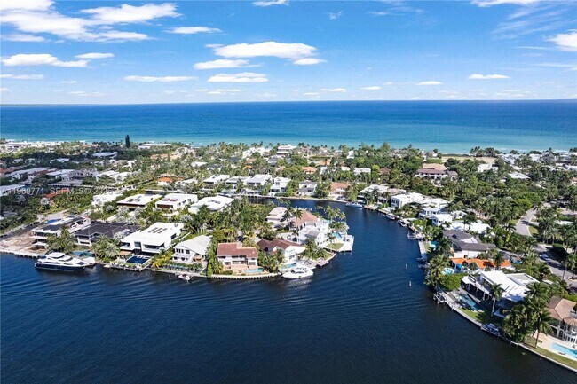 Building Photo - 20191 E Country Club Dr