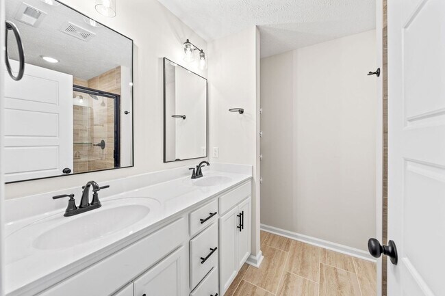 Building Photo - 217 Wesson Dr