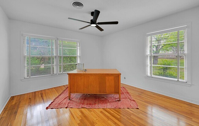 Building Photo - 311 Newland Dr