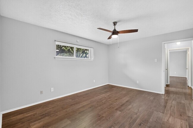 Building Photo - 11143 Joymeadow Dr