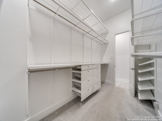 Building Photo - 122 Wildrose Hill Dr