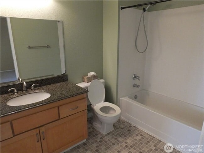 Building Photo - 1Bd/1Ba Bellevue Condo