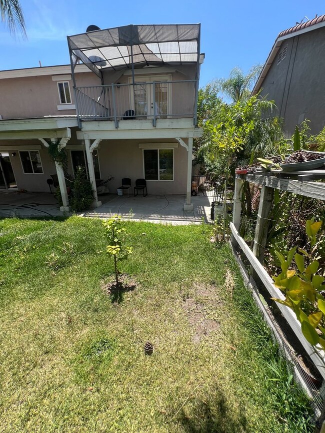 Building Photo - Spacious 6-Bedroom Home with Loft in Prime...