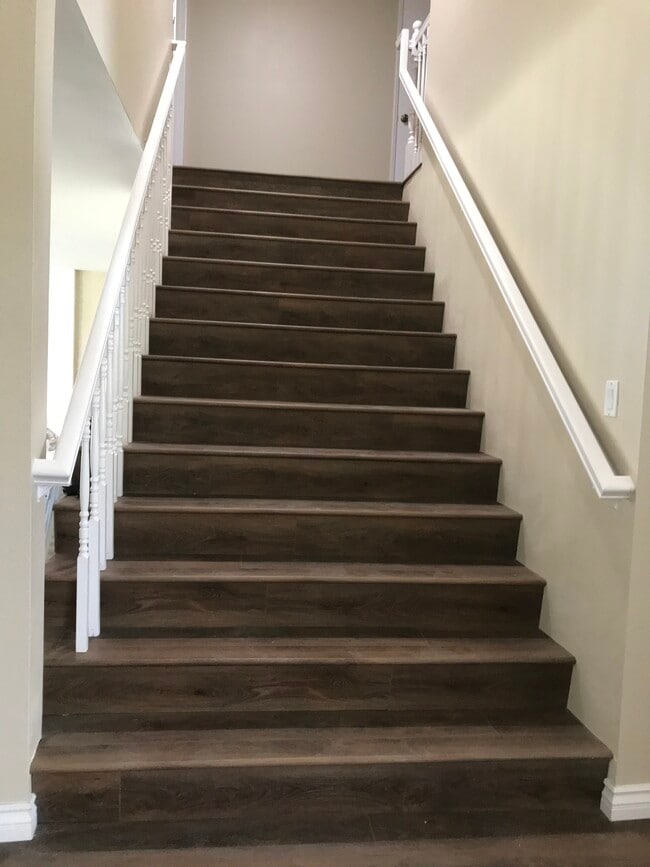 Building Photo - 1938 Aspen Ln