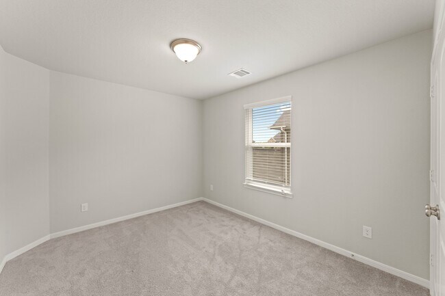 Building Photo - 6322 Prince Pl Dr