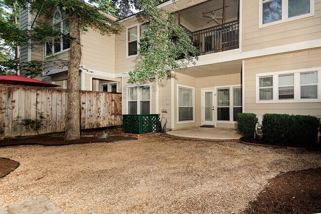 Building Photo - 35 S Avonlea Cir
