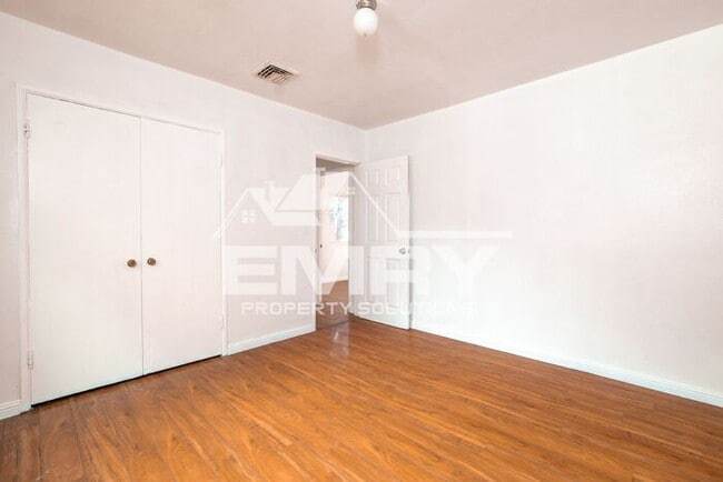 Building Photo - 1 Bedroom Apartment Move in Ready Inglewood CA 90303