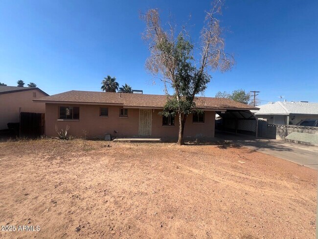 Primary Photo - 1237 E Vine Ave