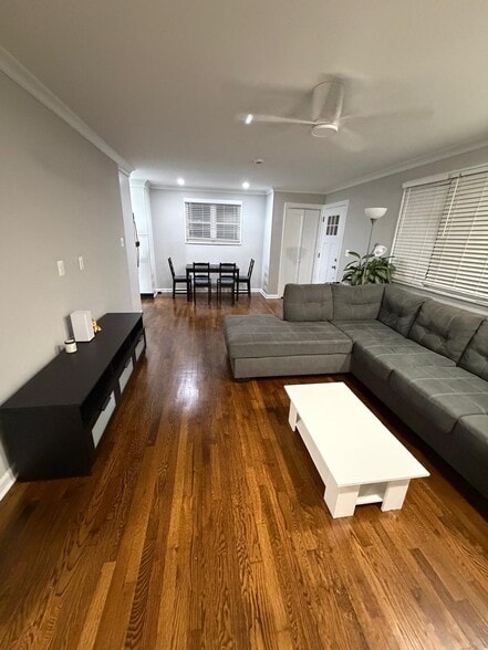 Upstairs living room - 3512 Jean St