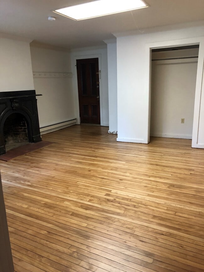 Building Photo - 15 LLC-10 Macomb