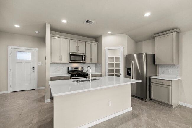 Building Photo - 3915 Sparkman Ln