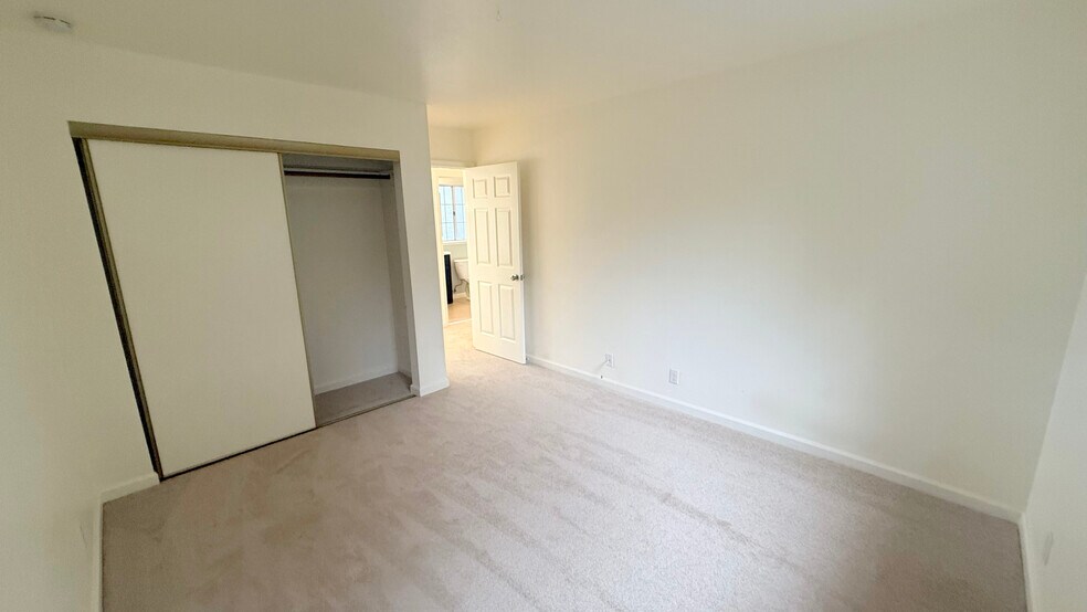 Building Photo - 1013 Woodside Rd