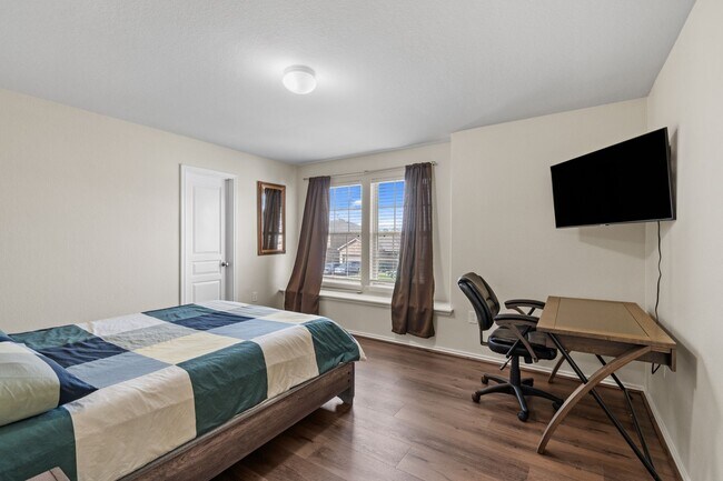 Building Photo - 14714 Sierra Garden Dr