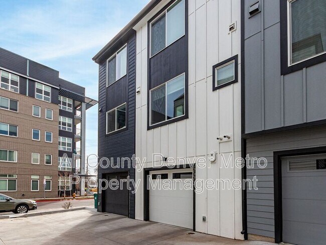 Building Photo - 5523 W 10th Ave