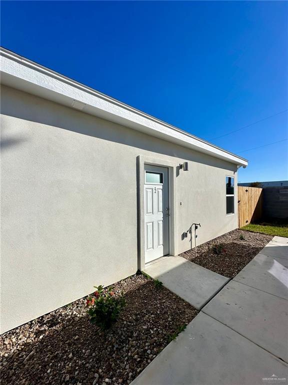 Building Photo - 17 E Walnut Ave