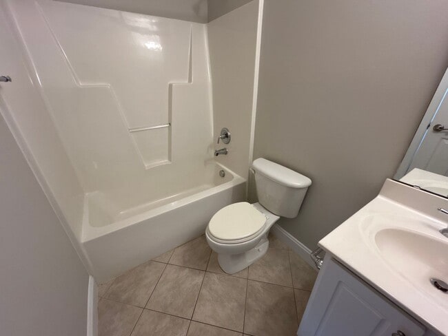 Building Photo - 3 Bedroom | 3.5 Bathroom Raleigh Townhome