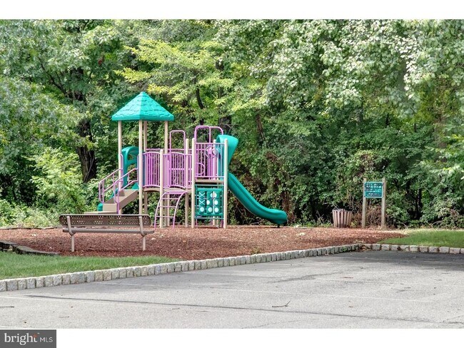Building Photo - 406 Pebble Creek Ct