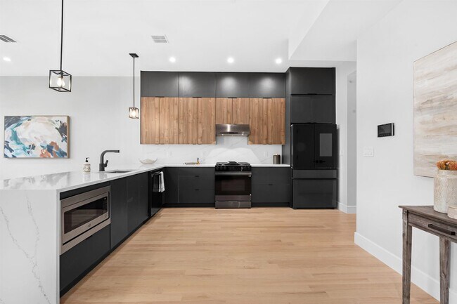 Building Photo - 165 Delaware Ave