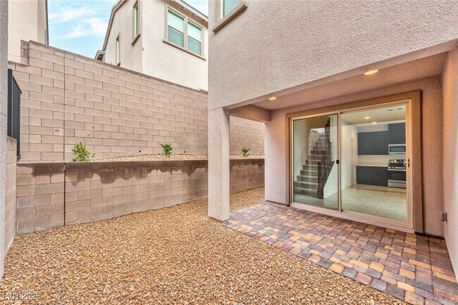 Building Photo - 661 Angel Aura St