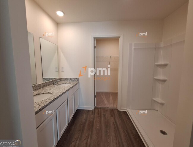 Building Photo - 313 Gazebo Dr