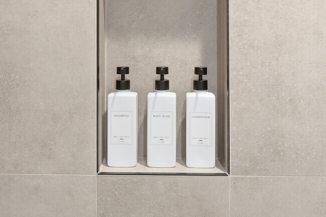 Building Photo - 6044 N Winthrop Ave