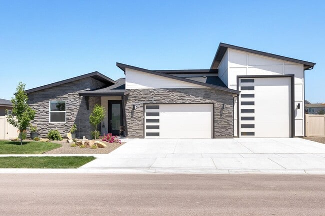 Building Photo - New home for Rent! Great Location.