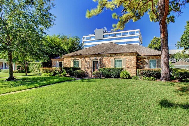 Building Photo - 12630 Trail Hollow Dr