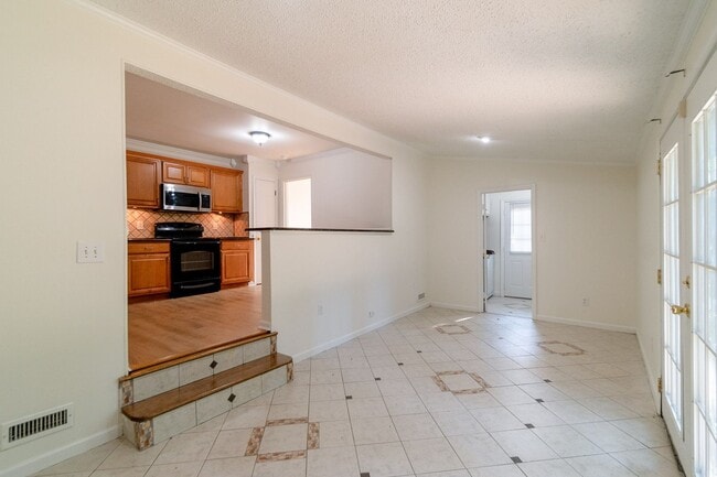 Building Photo - Well maintained ranch home in Charlotte!