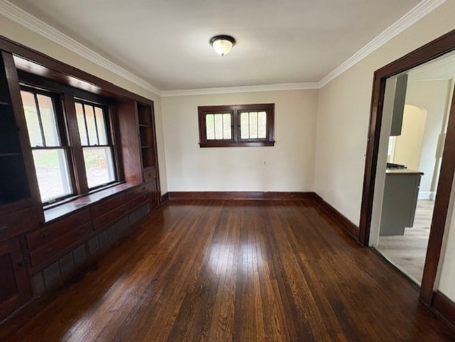 Building Photo - Spacious 3-Bedroom Home in West Akron with Appliances Included