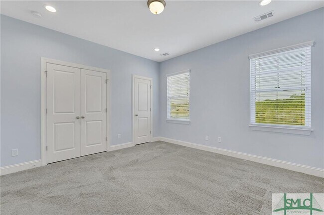 Building Photo - 116 Lake Lily Dr