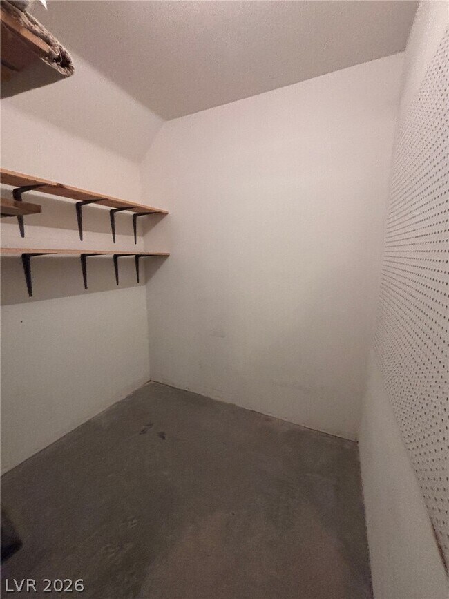 Building Photo - 4970 Black Bear Rd