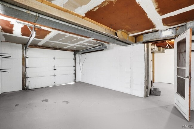 Building Photo - 813 Chain of Rocks Dr